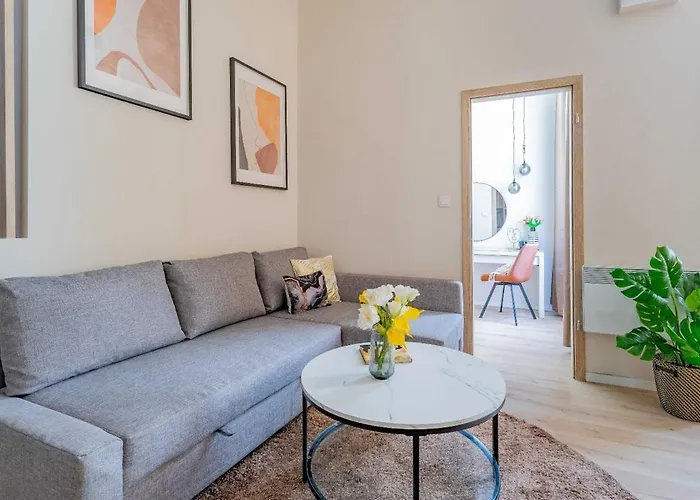 1br - Chill With Ac - Quiet Near Ruin Bars