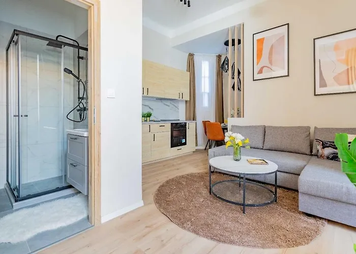 1br - Chill With Ac - Quiet Near Ruin Bars Apartmán